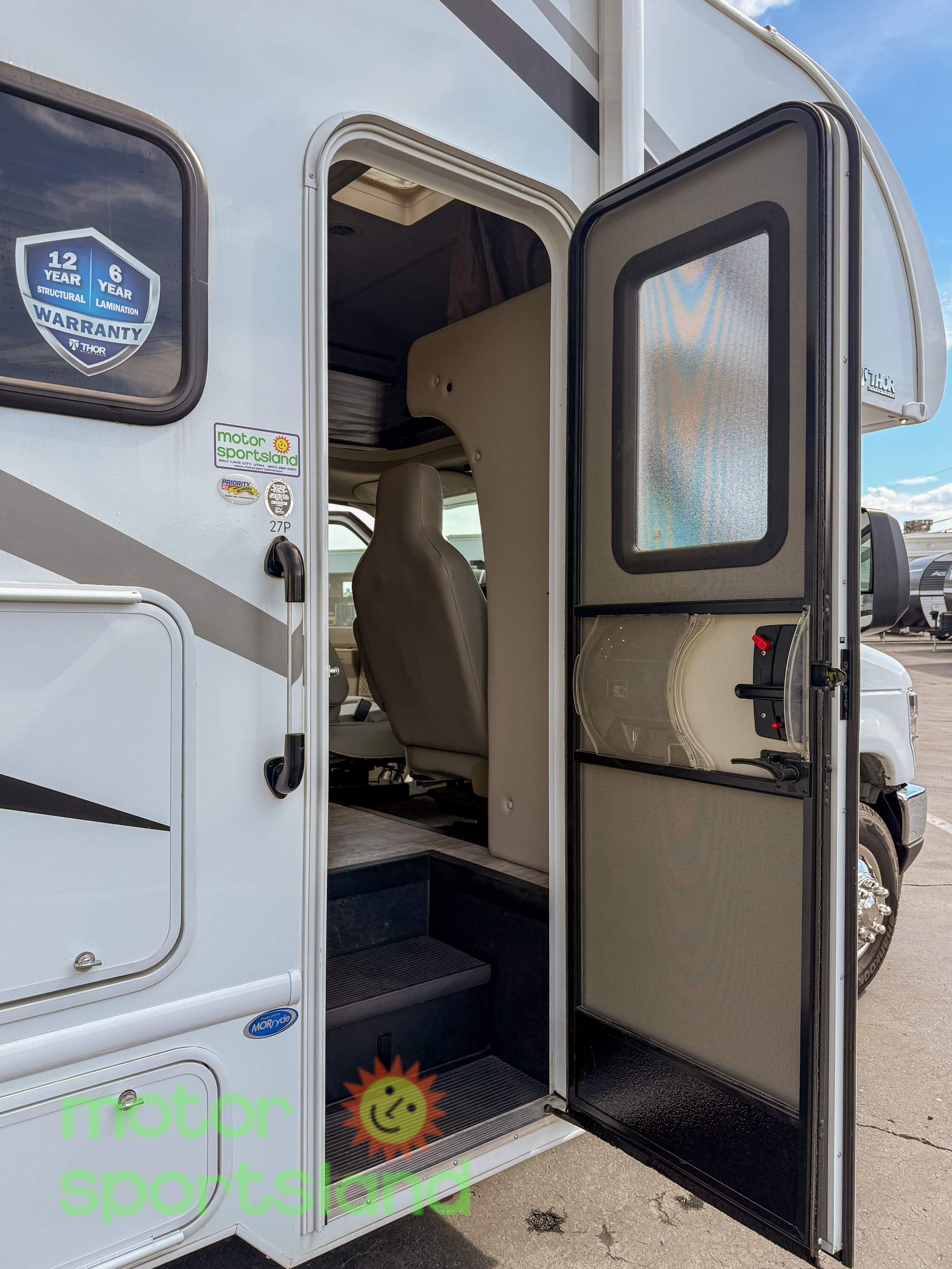 2025 Thor Motor Coach Chateau 27P - Image 37