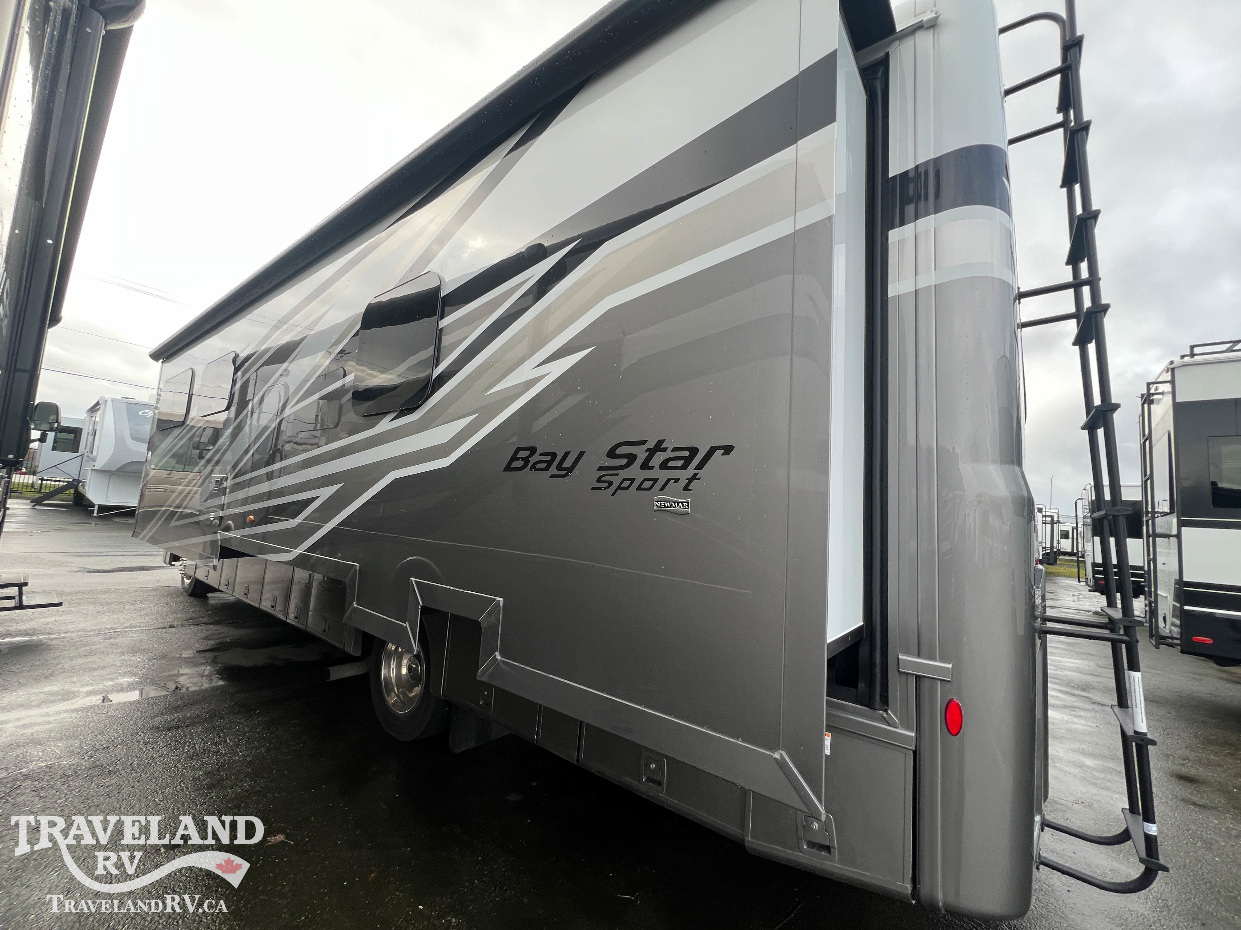 2026 Newmar Bay Star Sport 3225 - Image 4