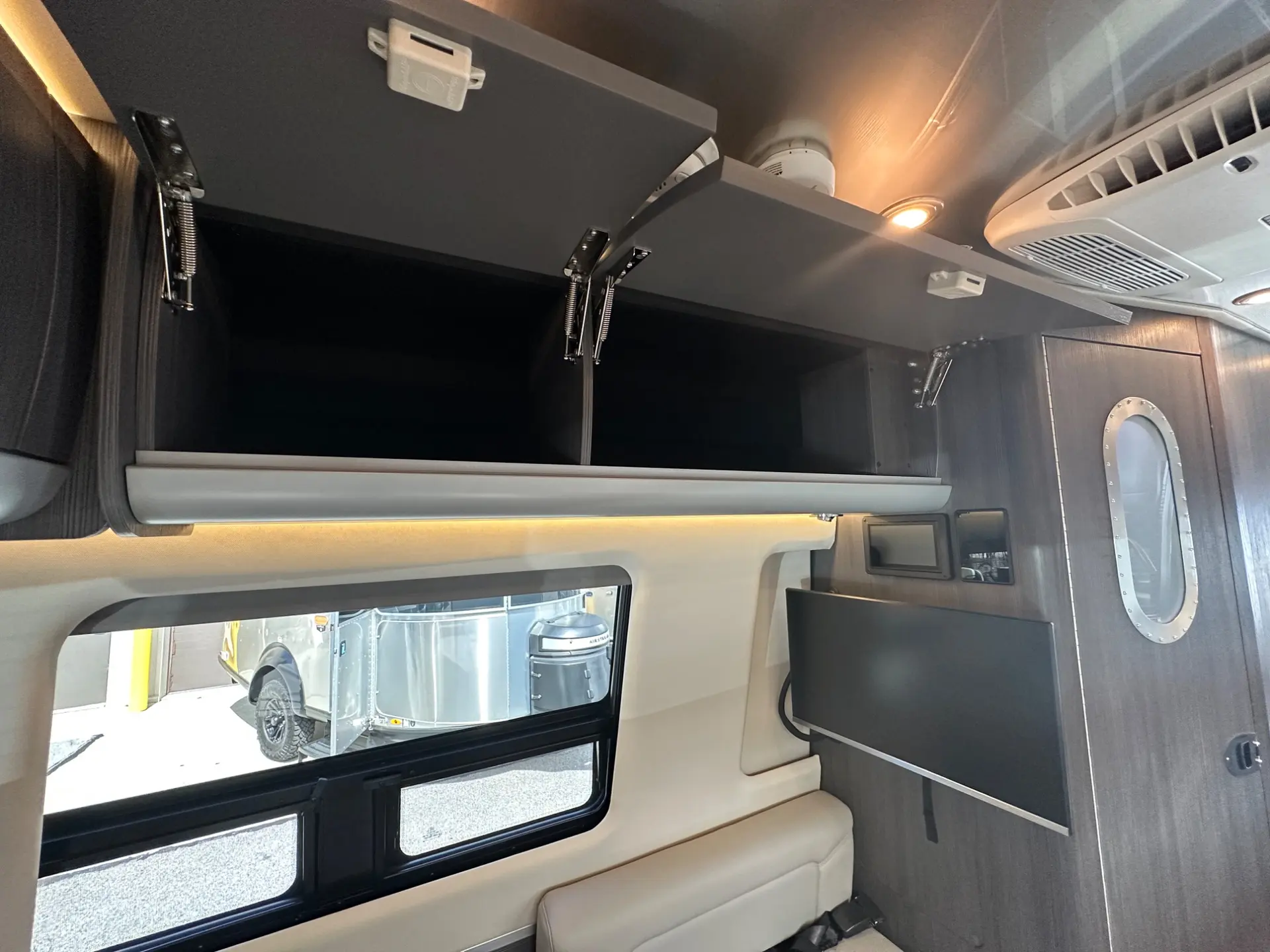 2026 Airstream Interstate 24GT - Image 39