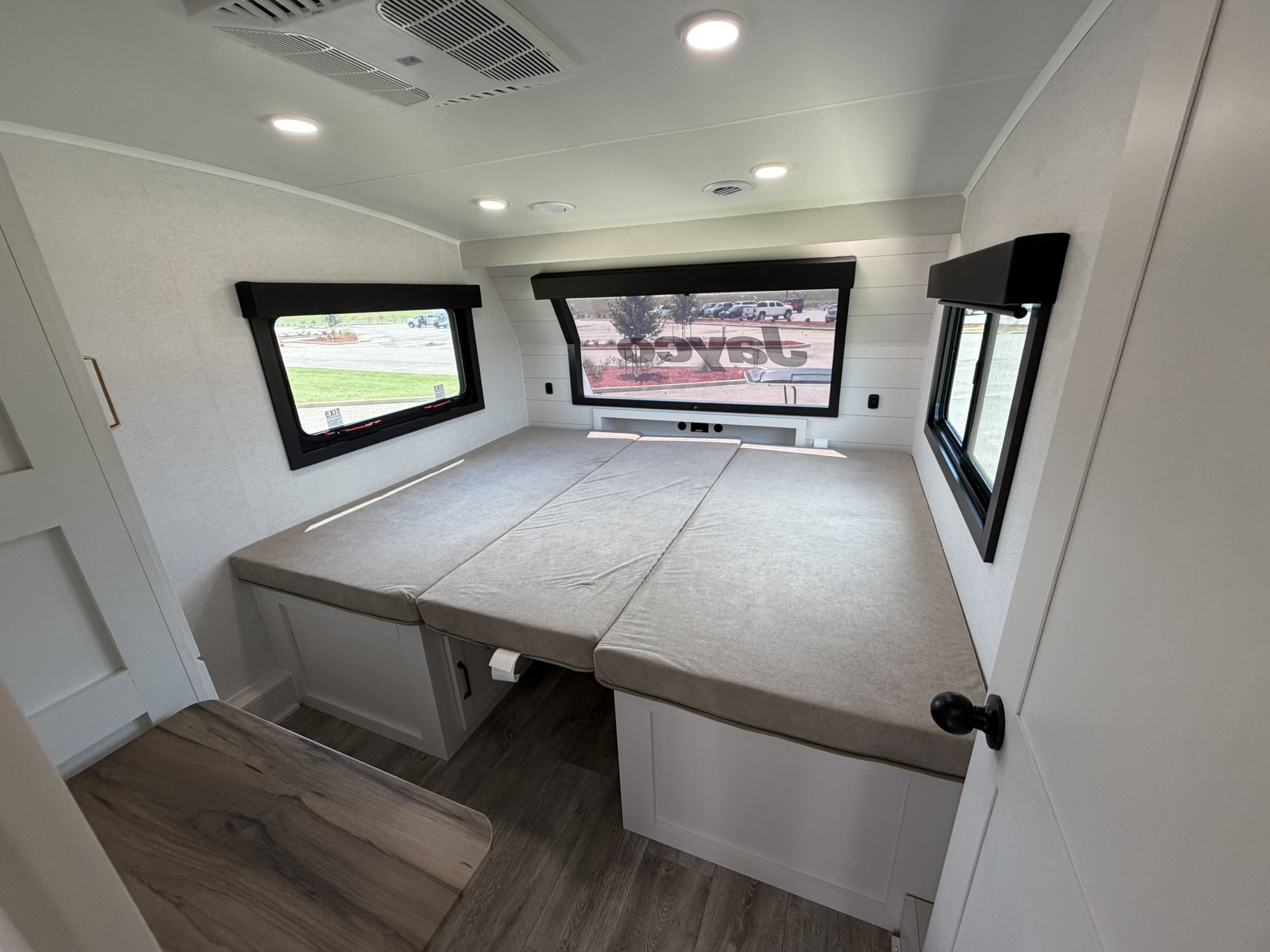 2027 JAYCO EAGLE 367TBTS - Image 40