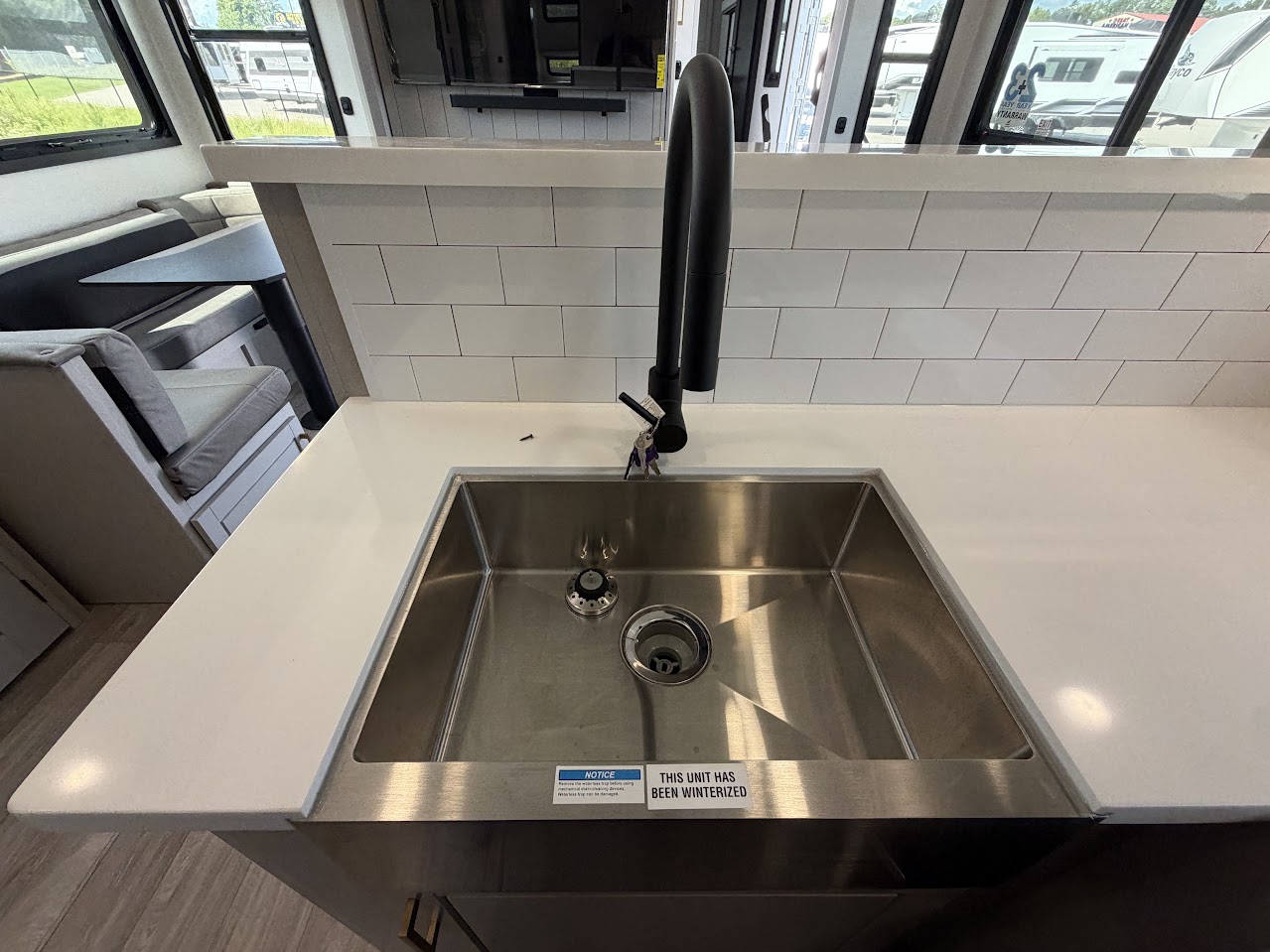 2027 JAYCO NORTH POINT 391TBBH - Image 23