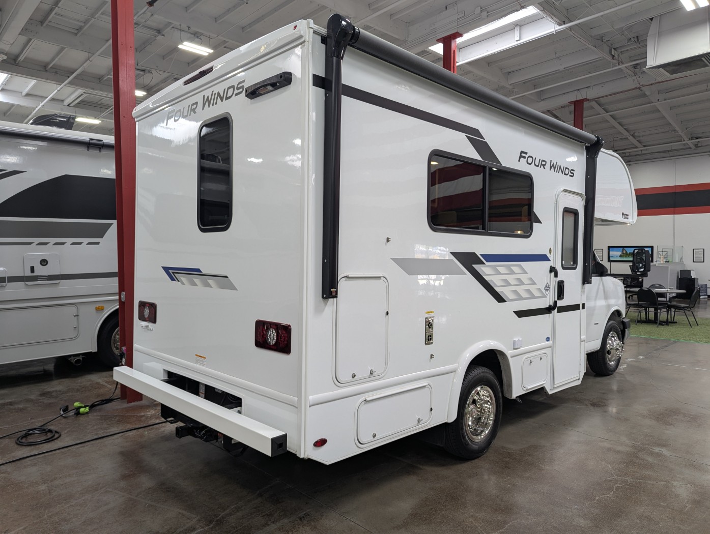 2026 Thor Motor Coach Four Winds 19X - Image 5