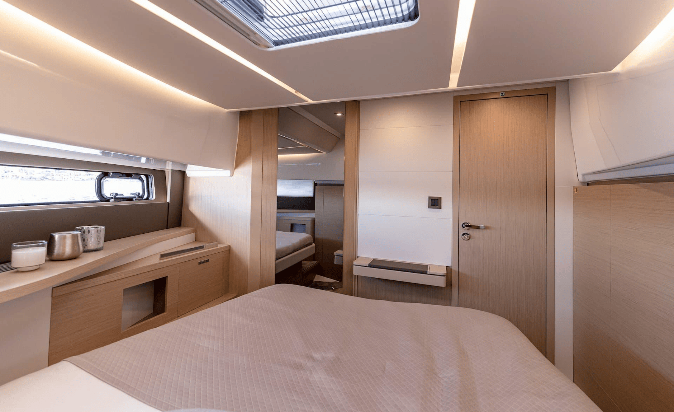 2027 Jeanneau DB/37 OB - Image 10