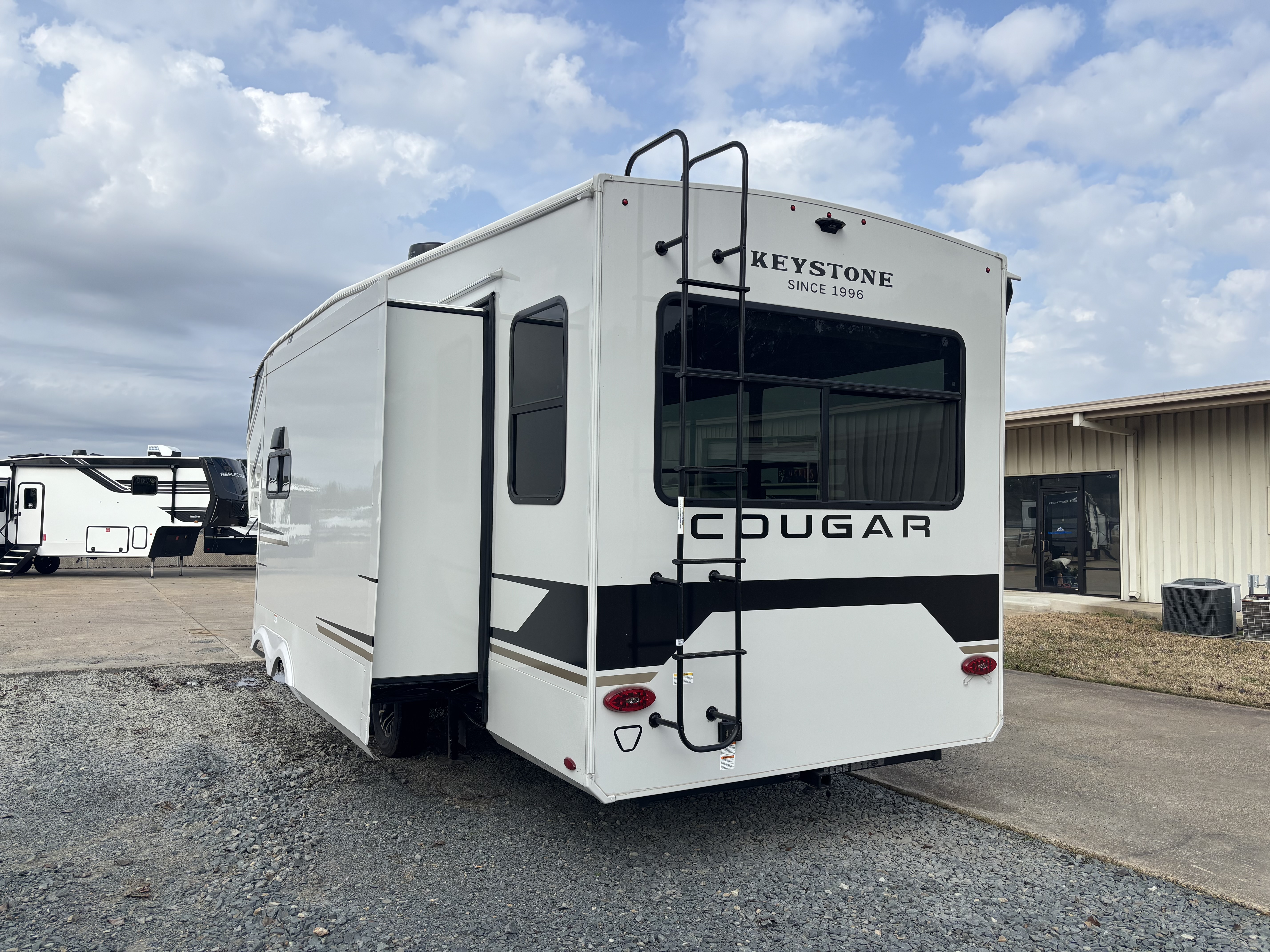 2026 Keystone Cougar Half-Ton 26RES - Image 7