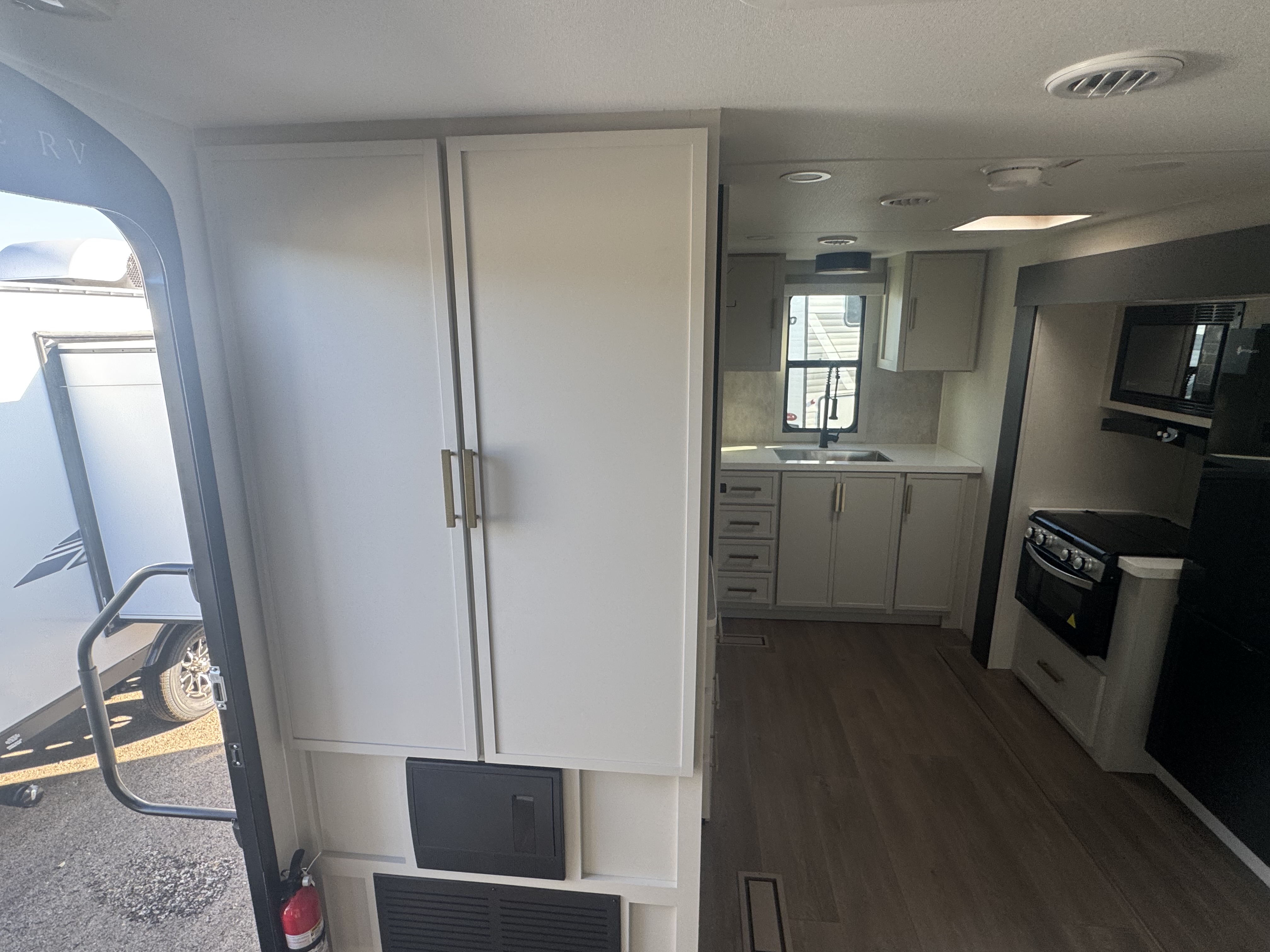 2027 VENTURE RV STRATUS 231VRK - Image 20