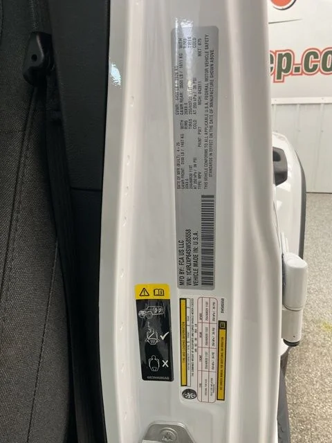 2025 Jeep Wrangler 4xe Sahara 4x4 - Image 18