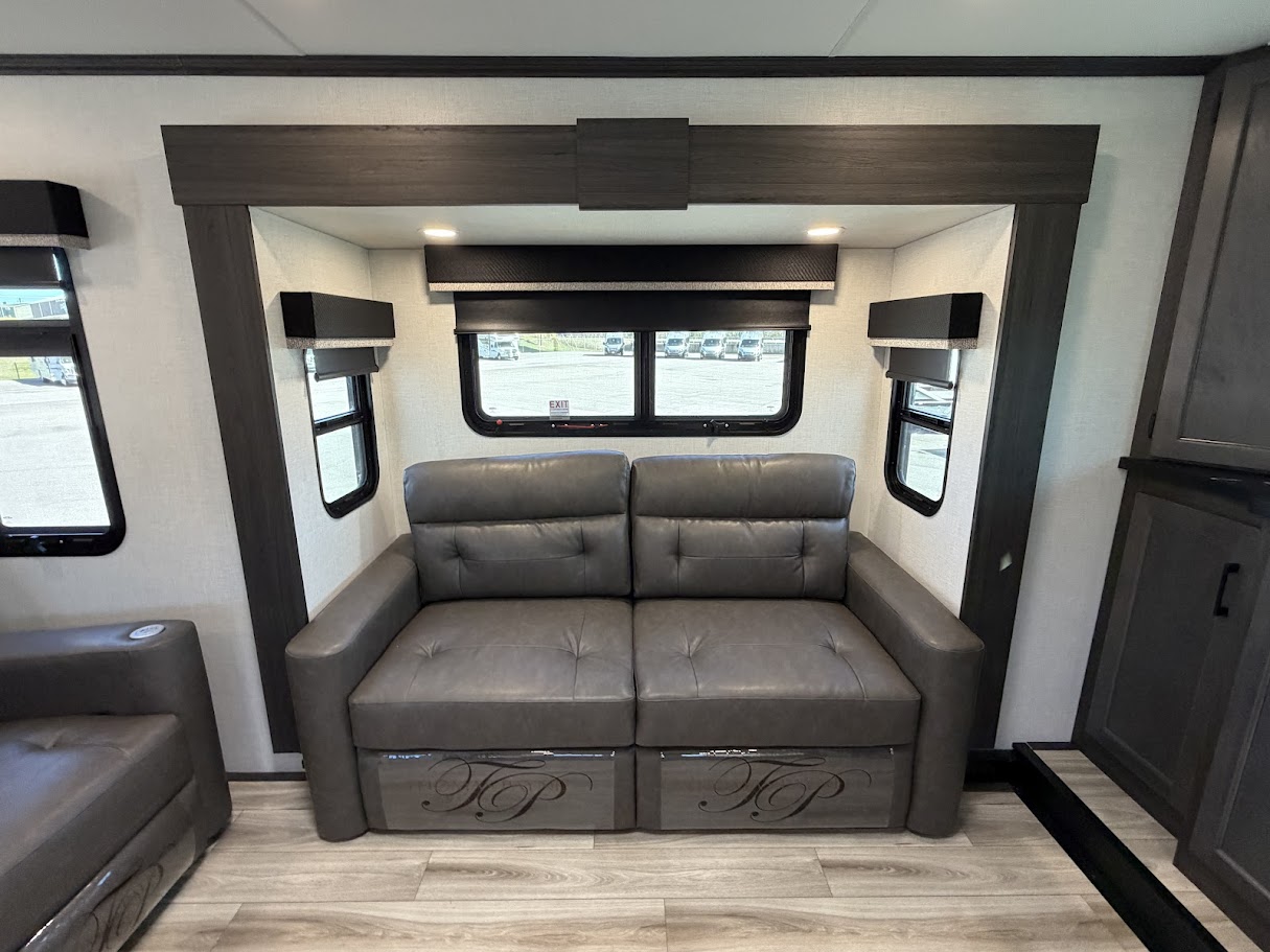 2026 VENTURE RV SPORTTREK 365VFL - Image 18
