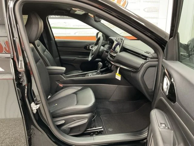 2026 Jeep Compass Latitude Altitude 4x4 - Image 38