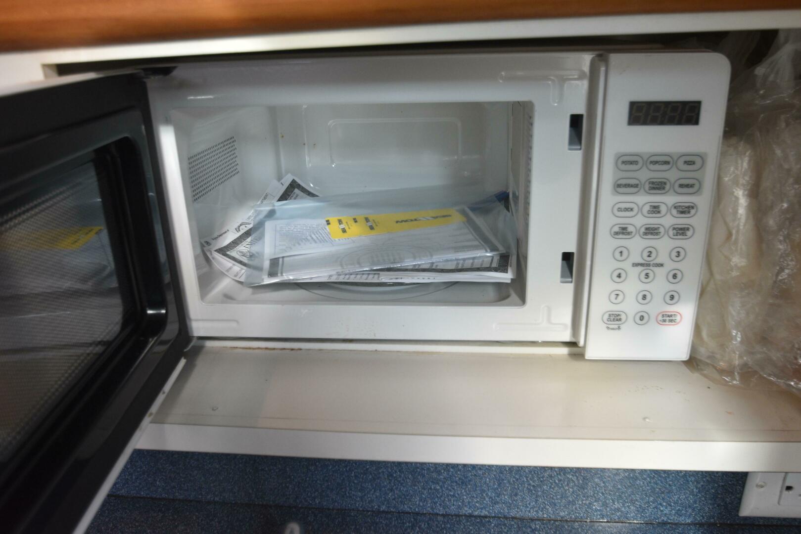 2005 Pursuit 3070 Offshore Express - Image 31