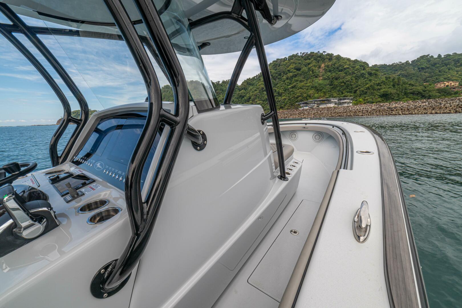 2024 Valhalla Boatworks V-33 - Image 27