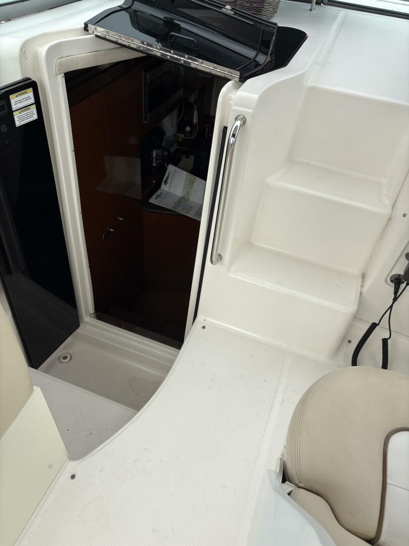 2012 Sea Ray 310 Sundancer - Image 20