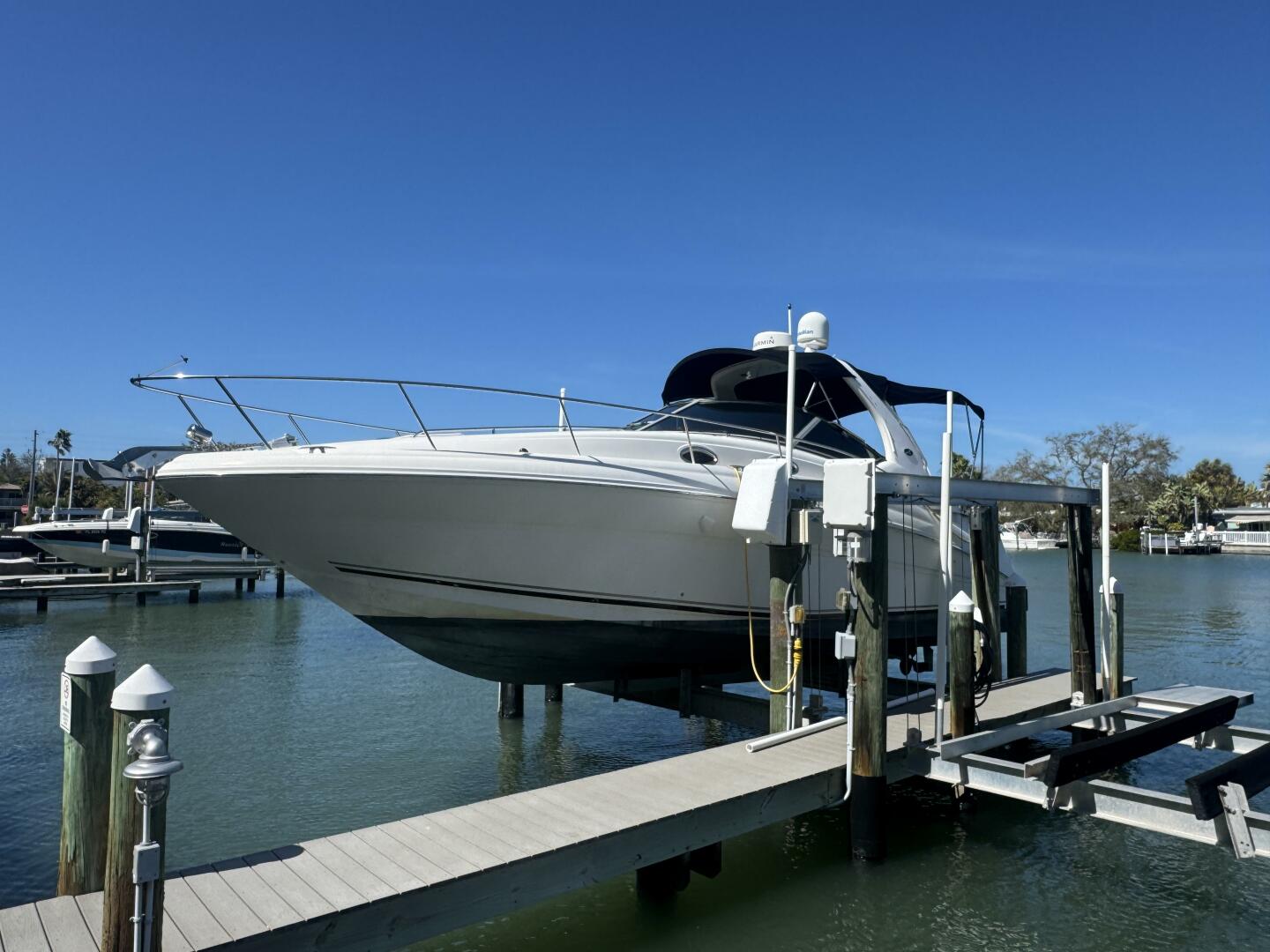 2002 Sea Ray 320 Sundancer - Image 3