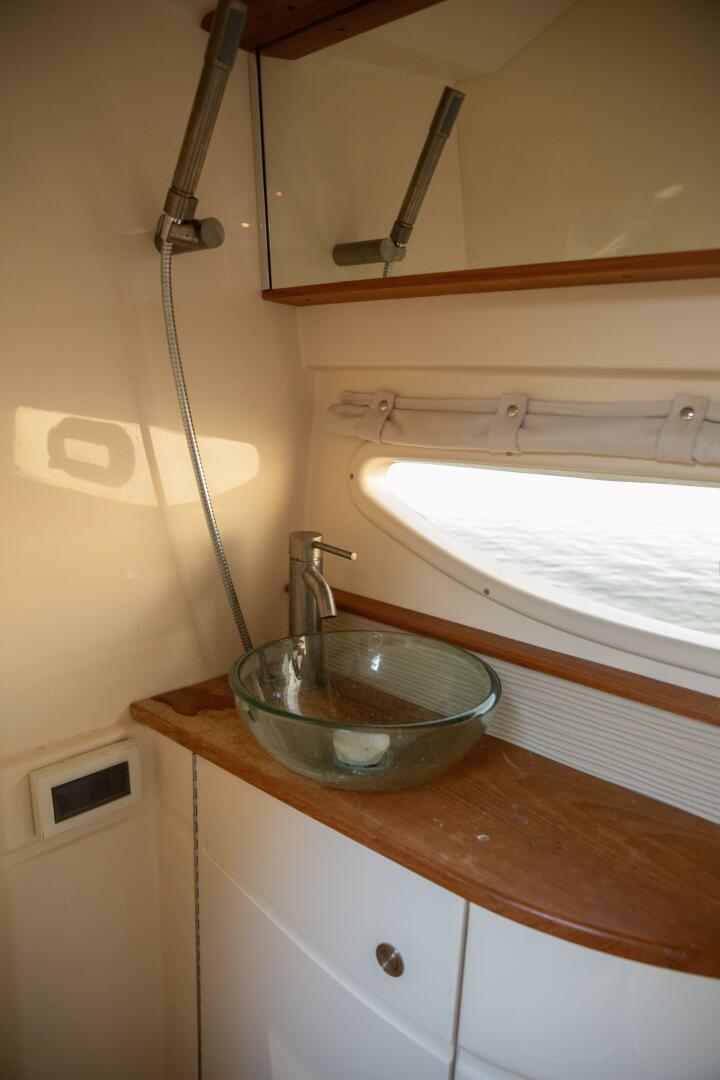 2016 Sea Ray Sundancer 350 - Image 105