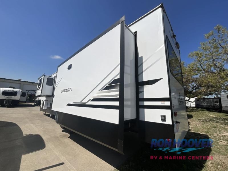 2026 FOREST RIVER 3900HBLR - Image 3