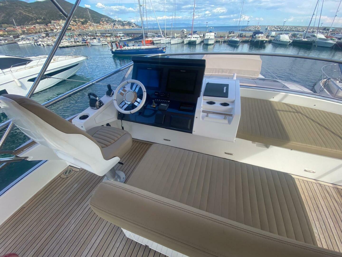 2016 Azimut 77S - Image 17