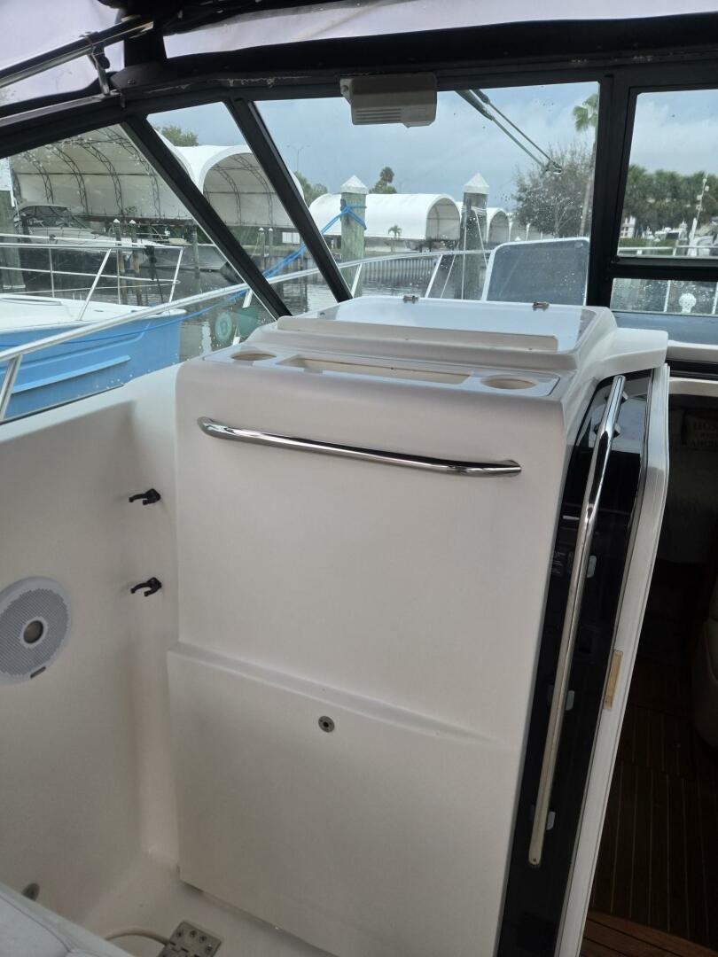 2002 Tiara Yachts 3500 Open - Image 9