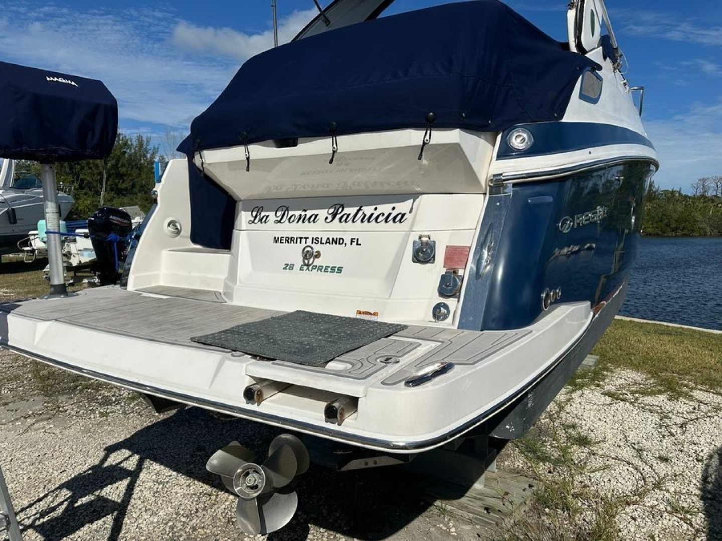 2017 Regal 28 Express - Image 15