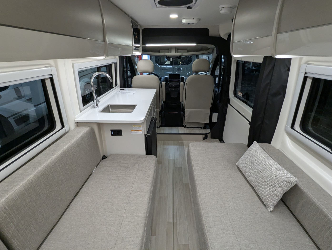 2027 Thor Motor Coach Tellaro 20L - Image 27