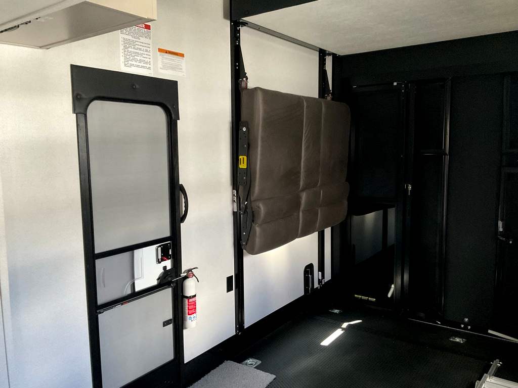 2027 JAYCO SEISMIC 413 - Image 17