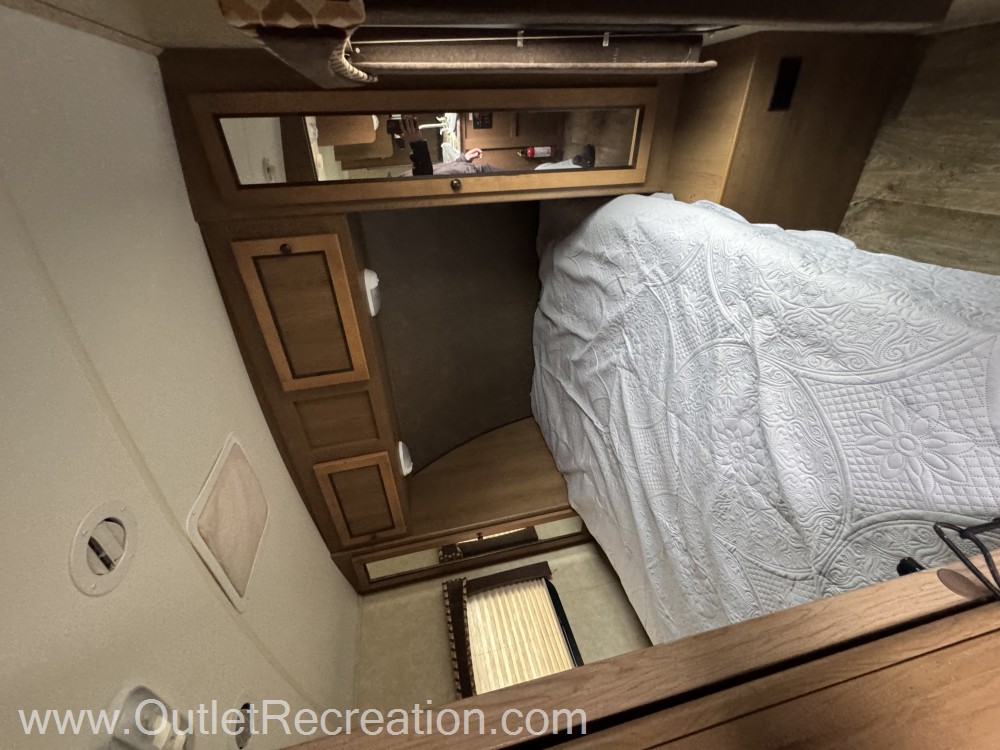 2015 Cruiser RV Shadow Cruiser 313BHS - Image 18