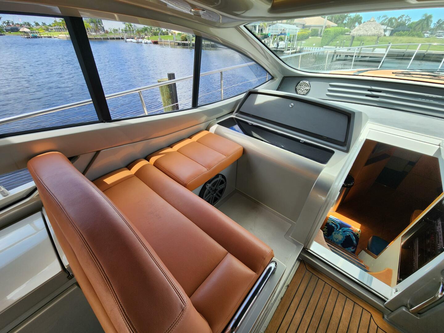 2006 Pershing - Image 10