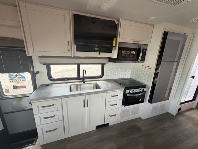 2027 JAYCO GREYHAWK 29MV - Image 19