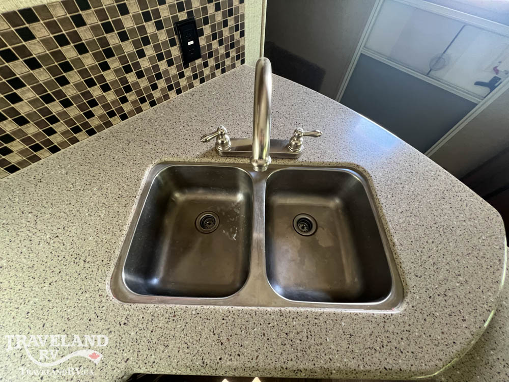 2013 Heartland Sundance XLT SD XLT 285TS - Image 12