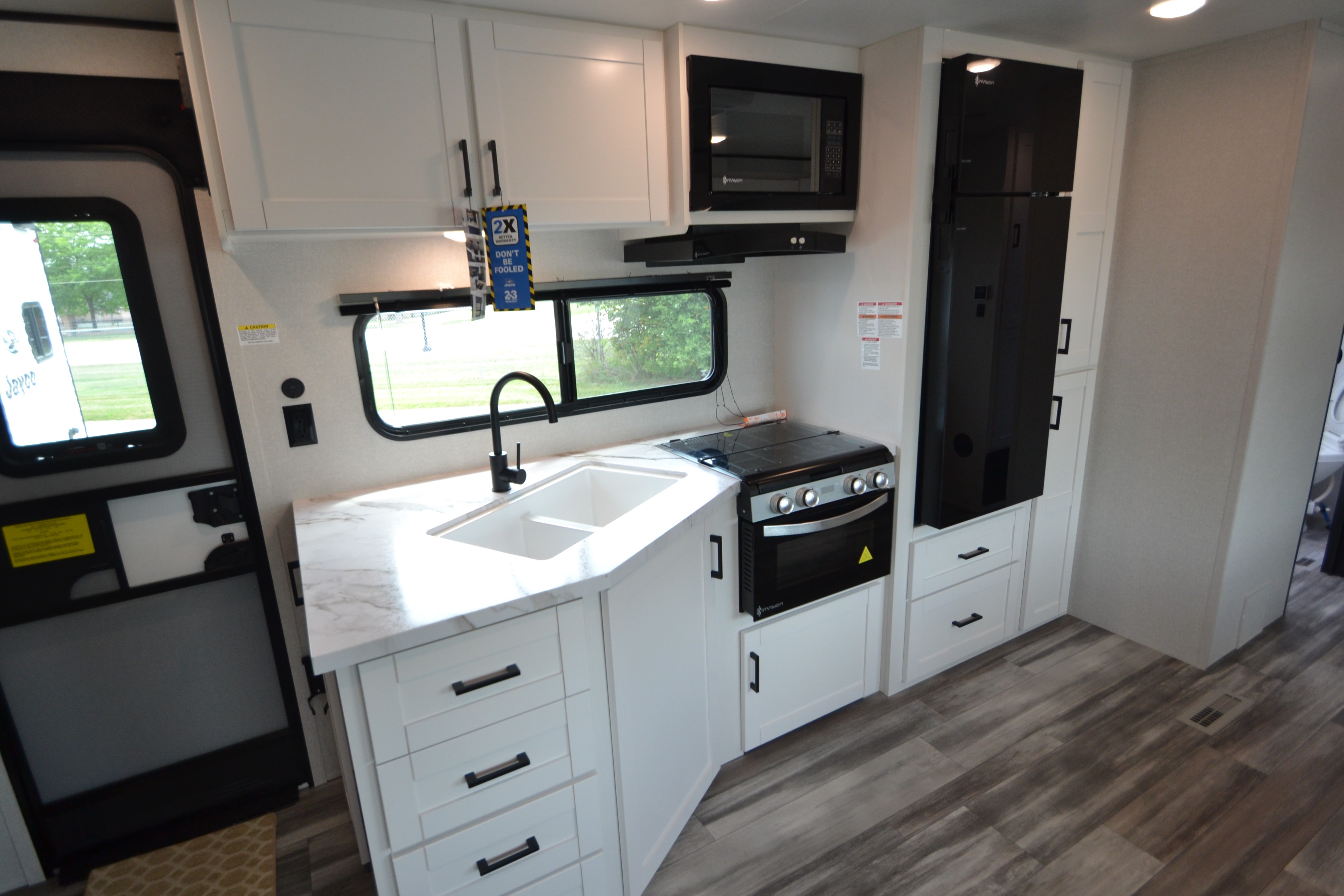 2026 Jayco Jay Flight SLX 321BDS - Image 9