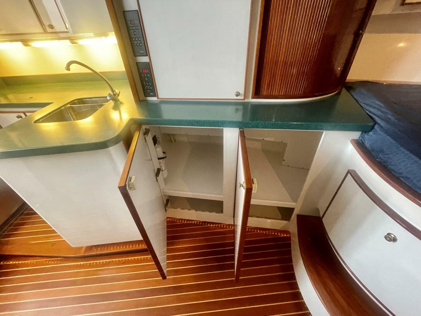 2005 Custom Carolina 40 DeSanti - Image 18