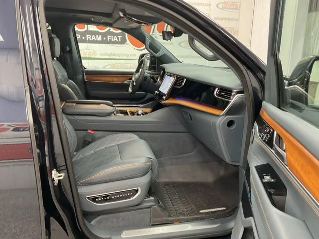 2024 Jeep Grand Wagoneer Utility 4D Series III 4WD - Image 28