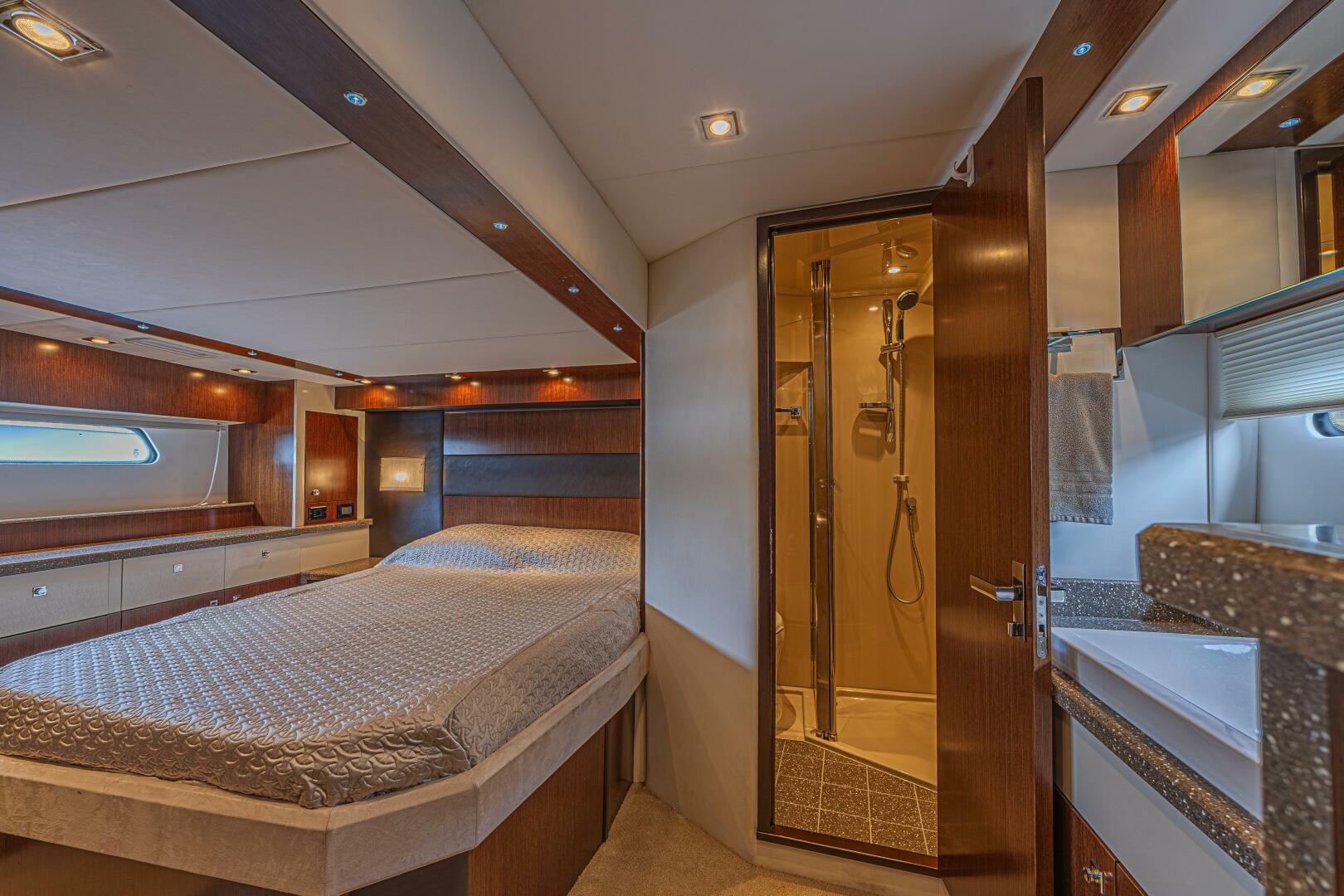 2012 Cruisers Yachts 48 Cantius - Image 34