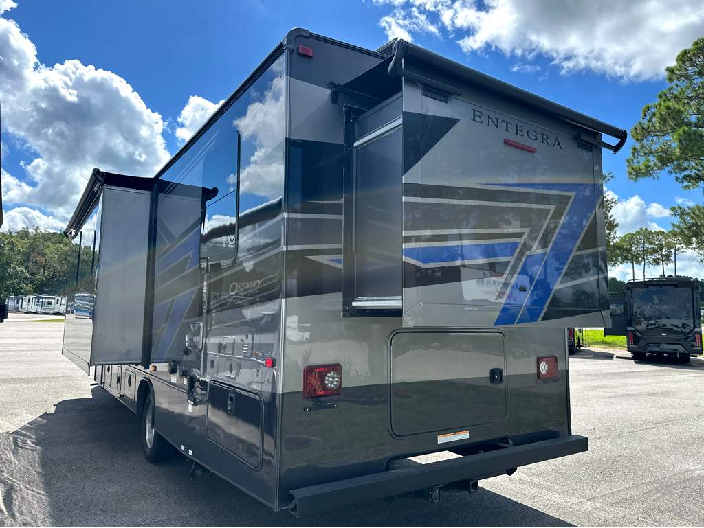 2027 ENTEGRA COACH ODYSSEY 30Z - Image 4
