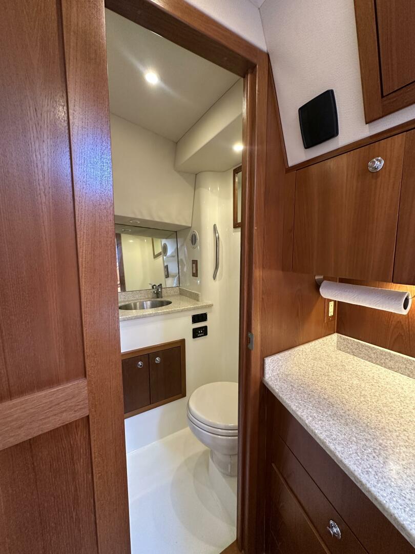 2007 Albemarle 360 Express - Image 7