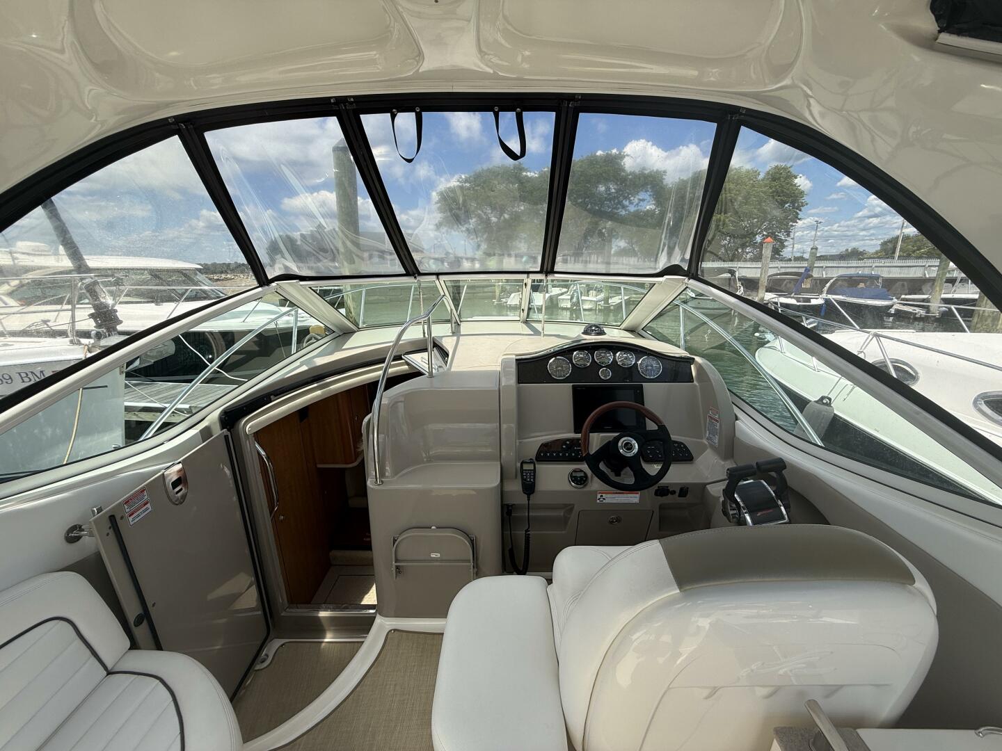 2006 Sea Ray 290 Sundancer - Image 9