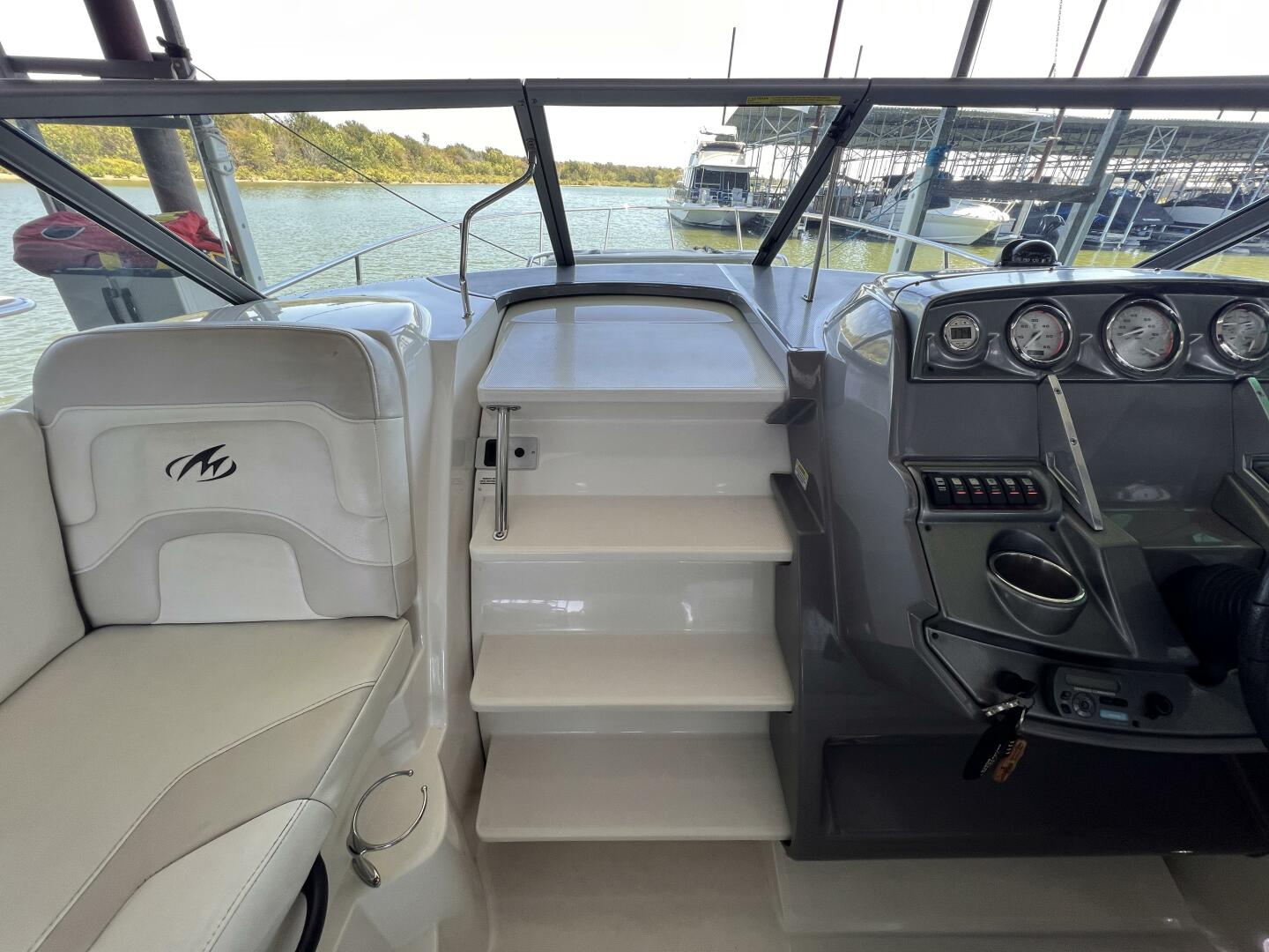 2009 Monterey 280 SC - Image 19