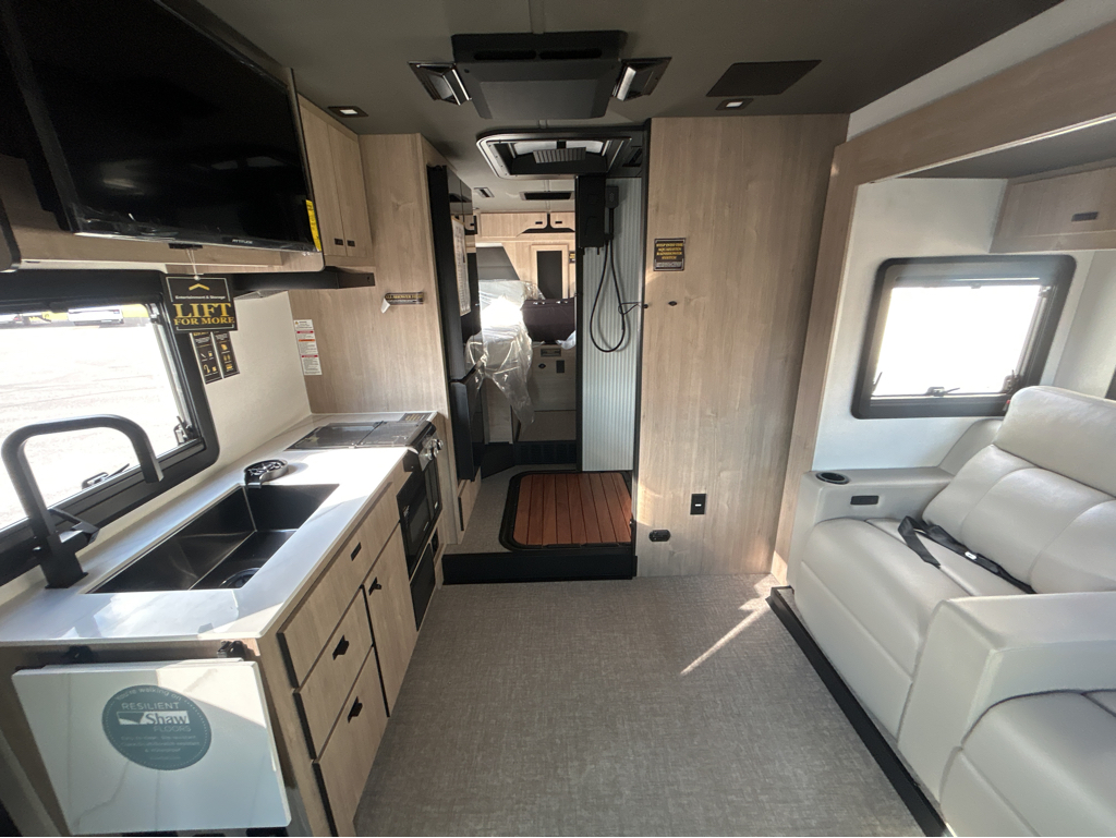 2026 Grand Design Lineage Series M 25TK - Image 7