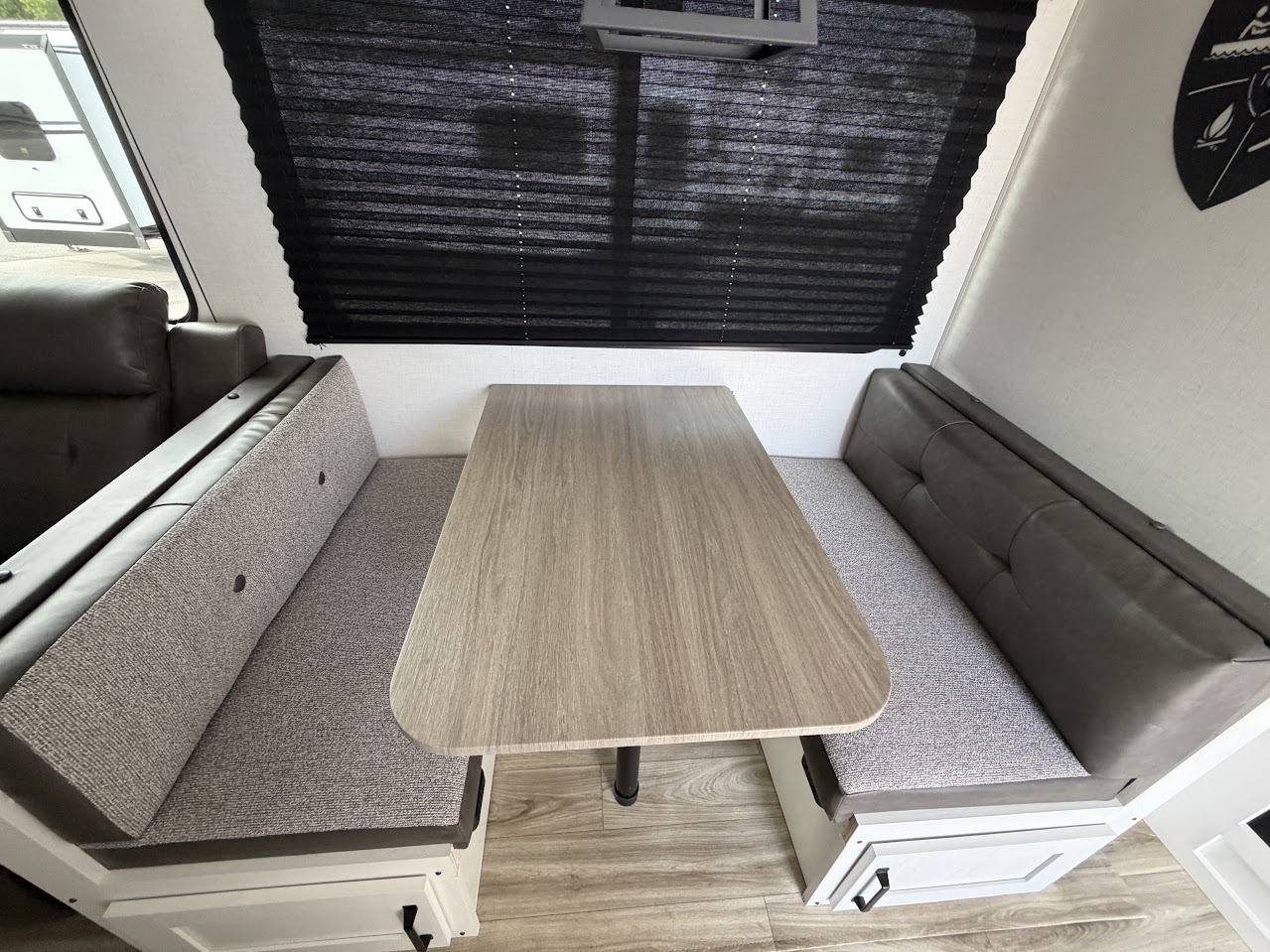 2027 VENTURE RV SIENNA 281VQB - Image 14