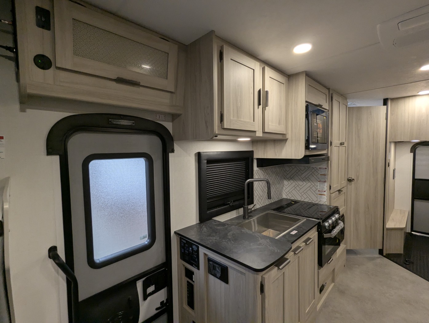 2027 Coachmen Cross Trail 22XG - Image 16