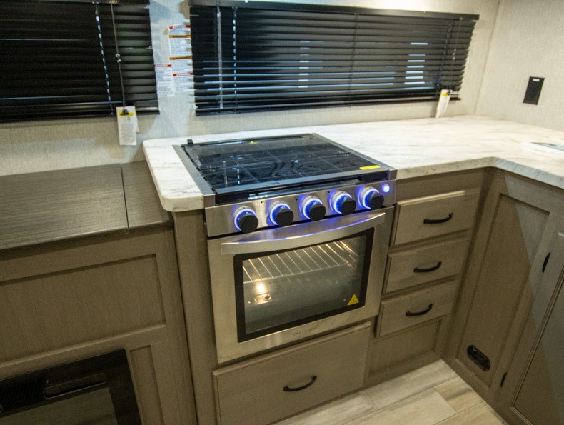 2023 Coachmen Chaparral X Edition 355FBX - Image 11