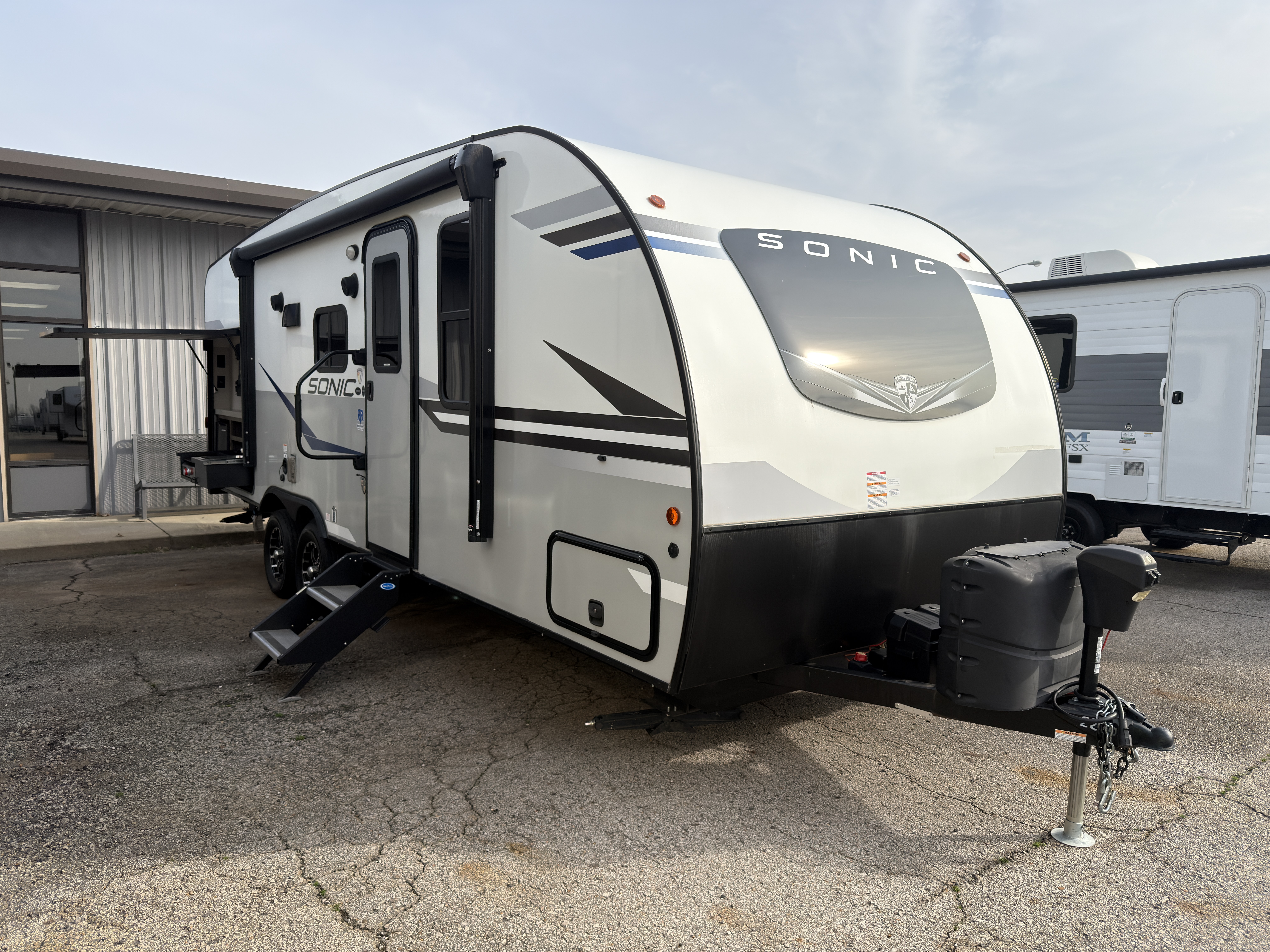 2022 Venture RV Sonic SN220VRB - Image 1