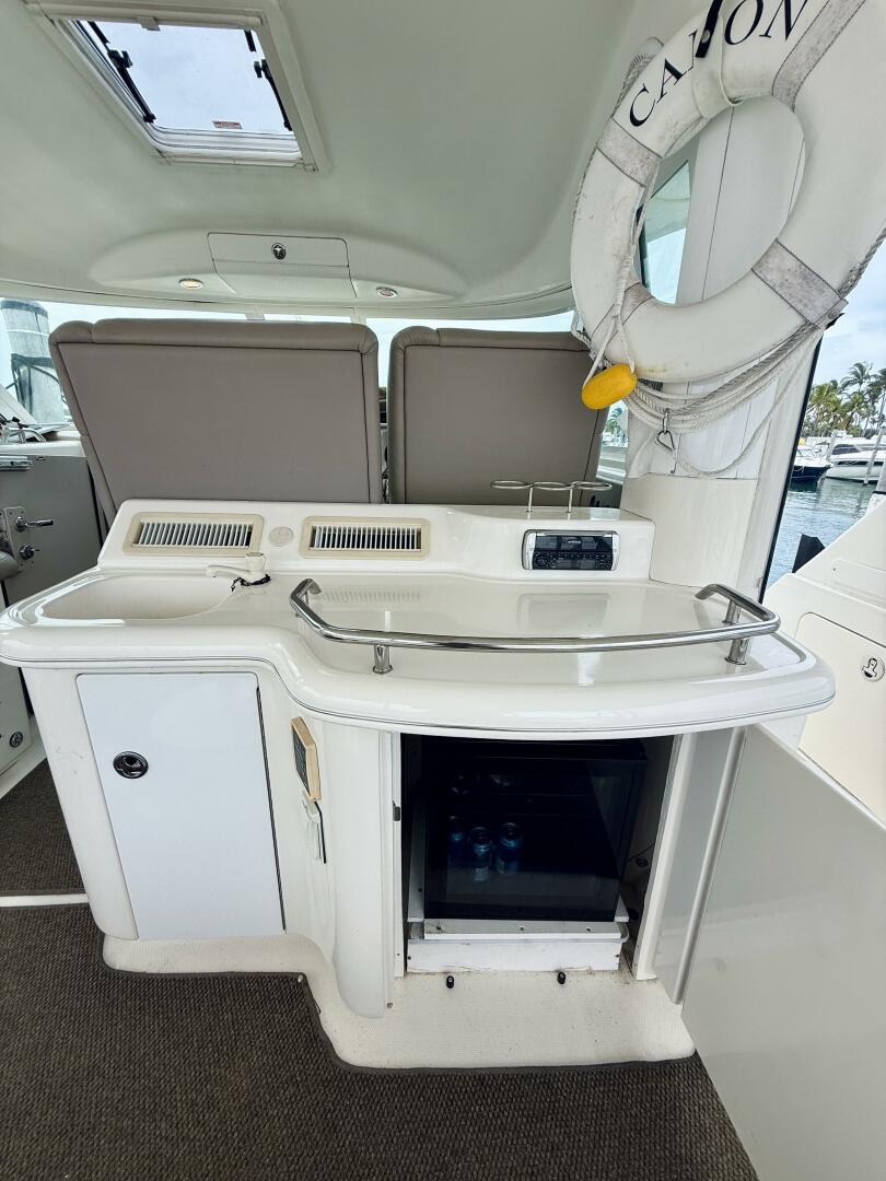 2003 Sea Ray 480 Motor Yacht - Image 21
