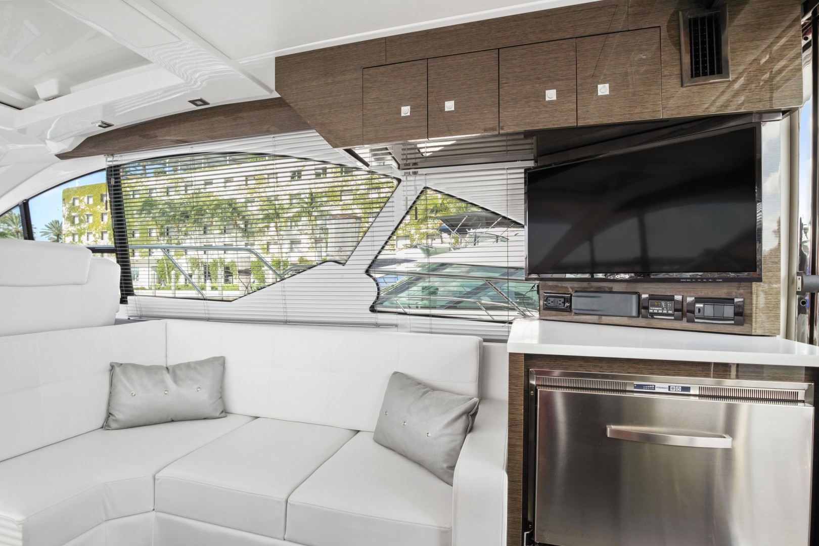 2019 Cruisers 50 Cantius - Image 17
