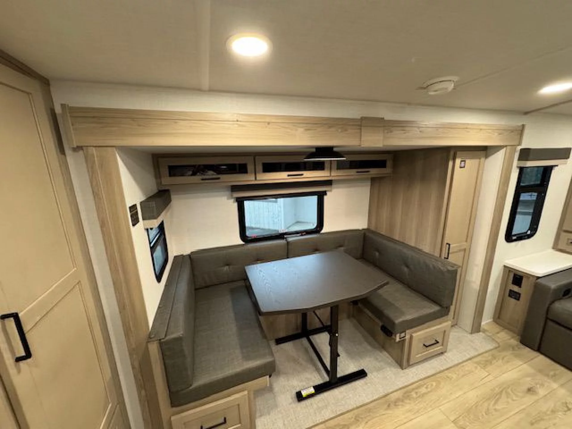 2026 FOREST RIVER ROCKWOOD MINI LITE 2509S - Image 12