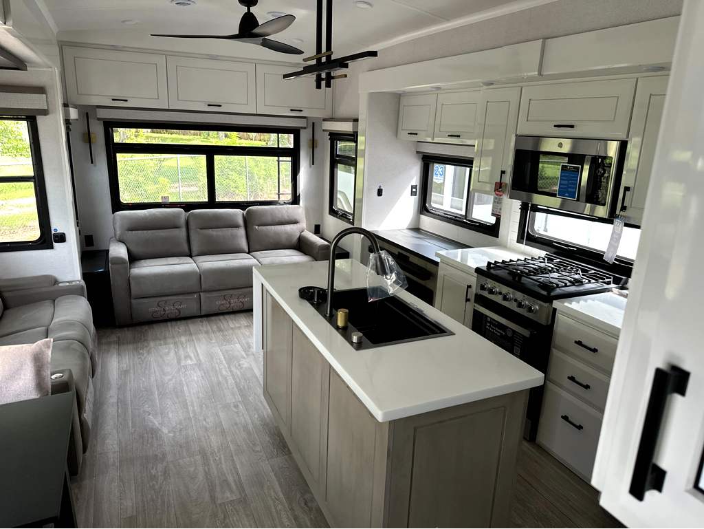 2027 JAYCO PINNACLE 32RLTS - Image 23