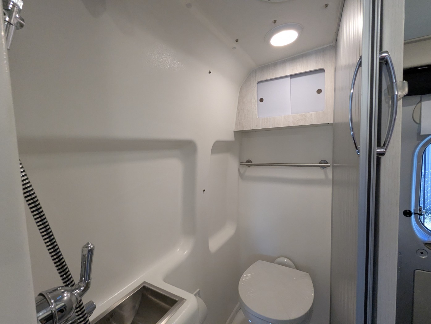2027 Winnebago Travato 59G - Image 17