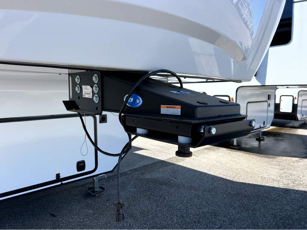 2026 VENTURE RV SPORTTREK 353VIK - Image 25