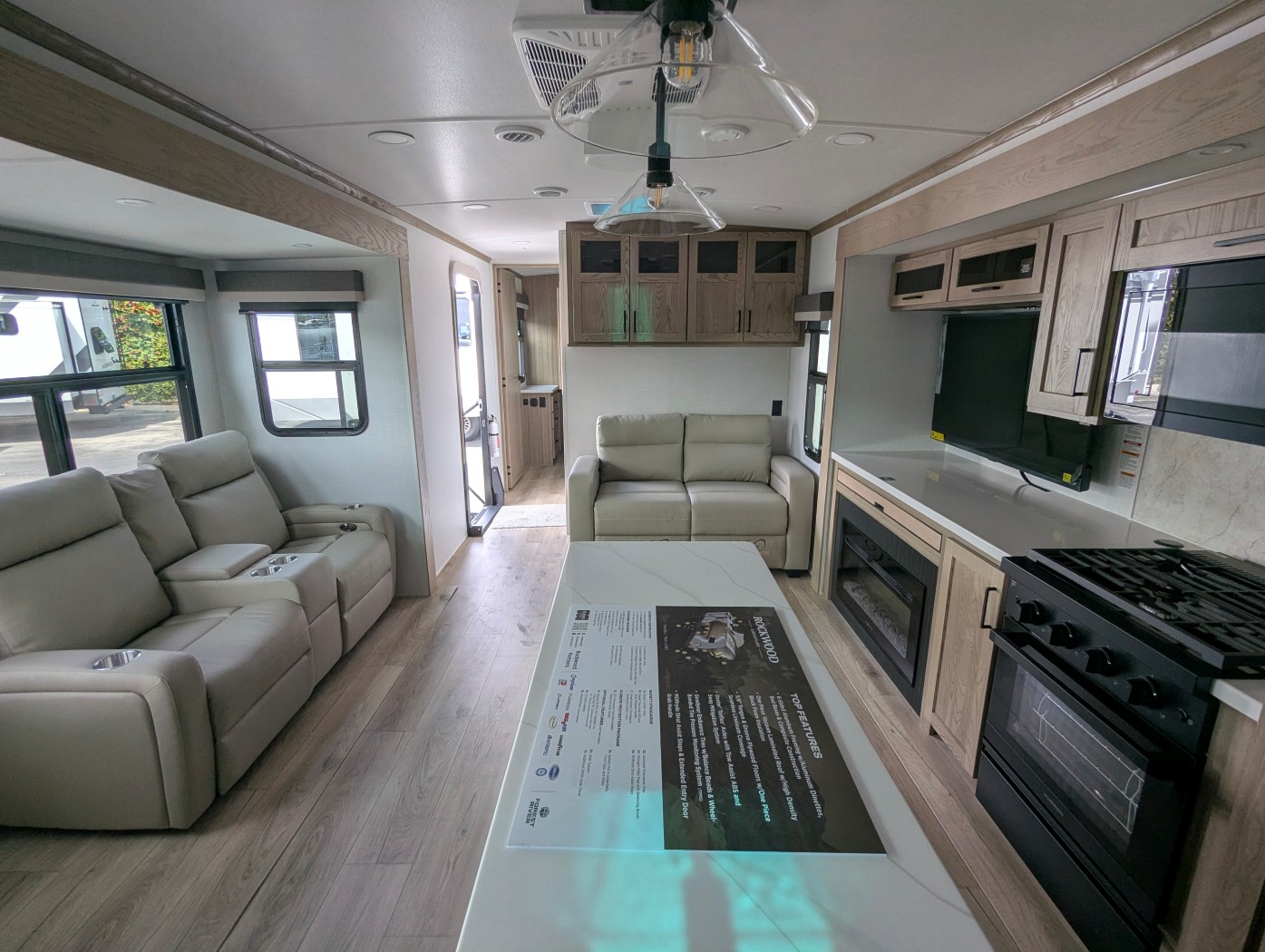 2026 Forest River Rockwood Signature 8339FK - Image 18