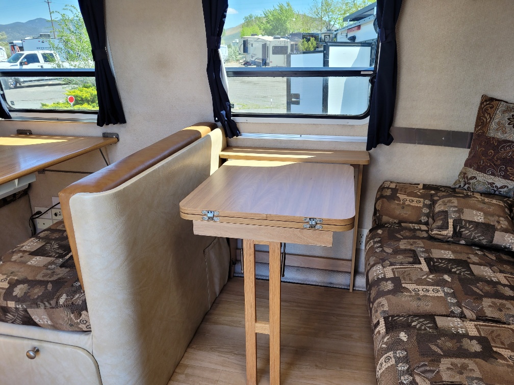 2006 Airstream Safari 25SS - Image 7