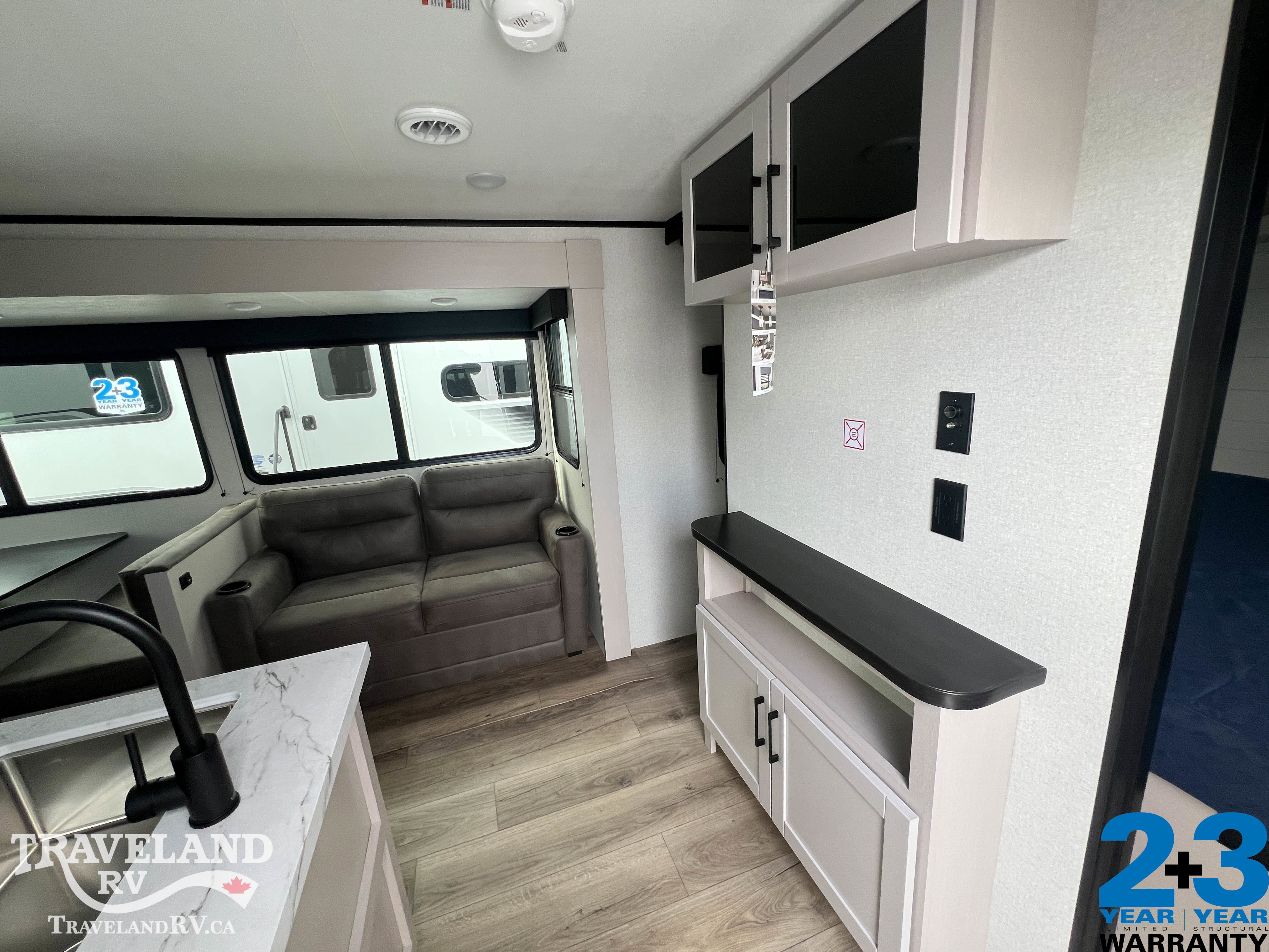 2026 JAYCO Jay Feather 26BHSL - Image 8
