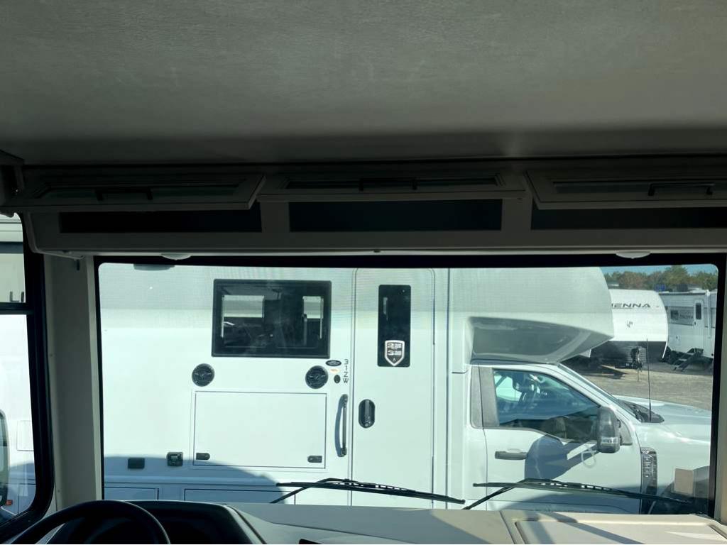 2026 THOR MOTOR COACH RESONATE 29D - Image 19